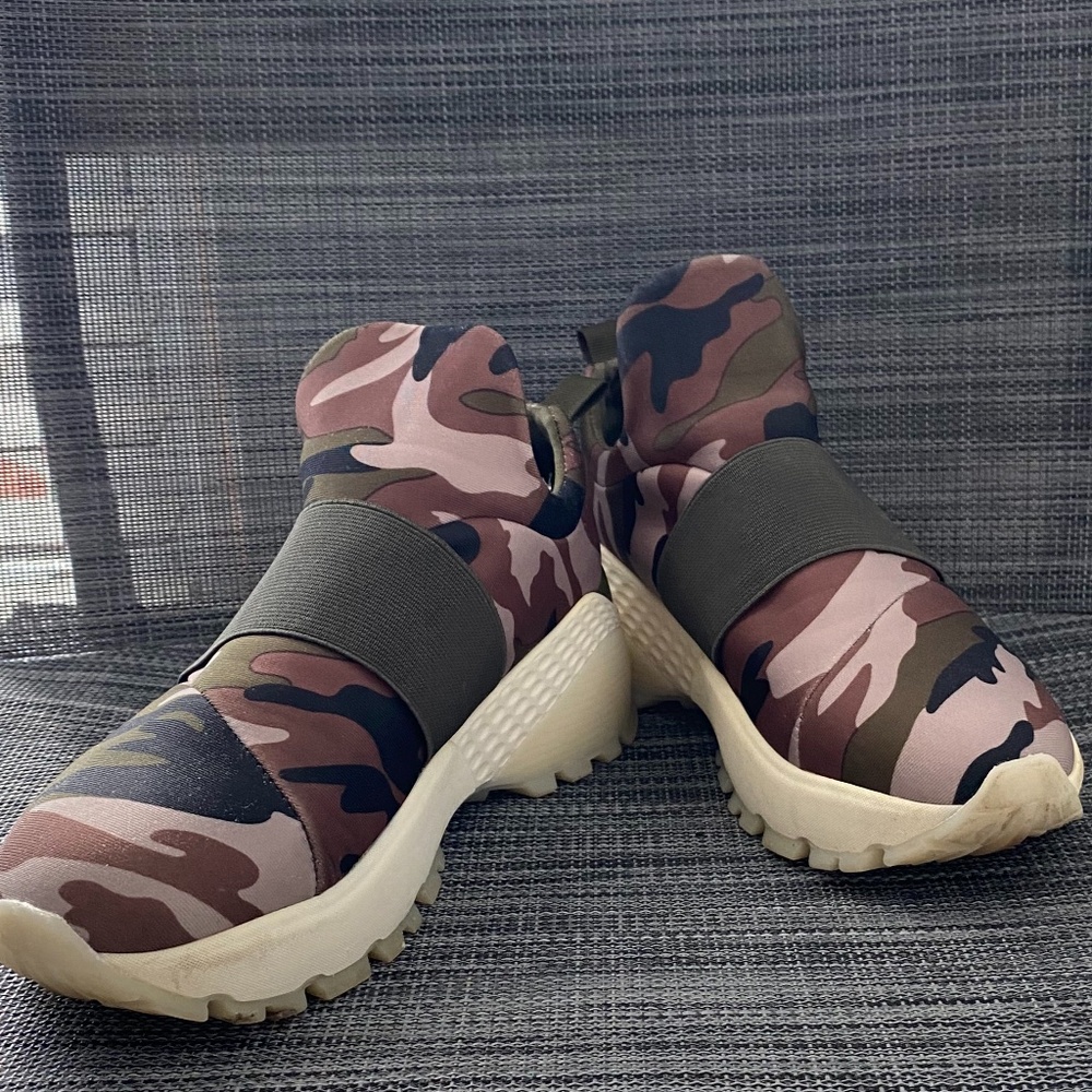 ✨J Slides Harlow Green Camo Daddy Sneakers 6.5M - Picture 2 of 9